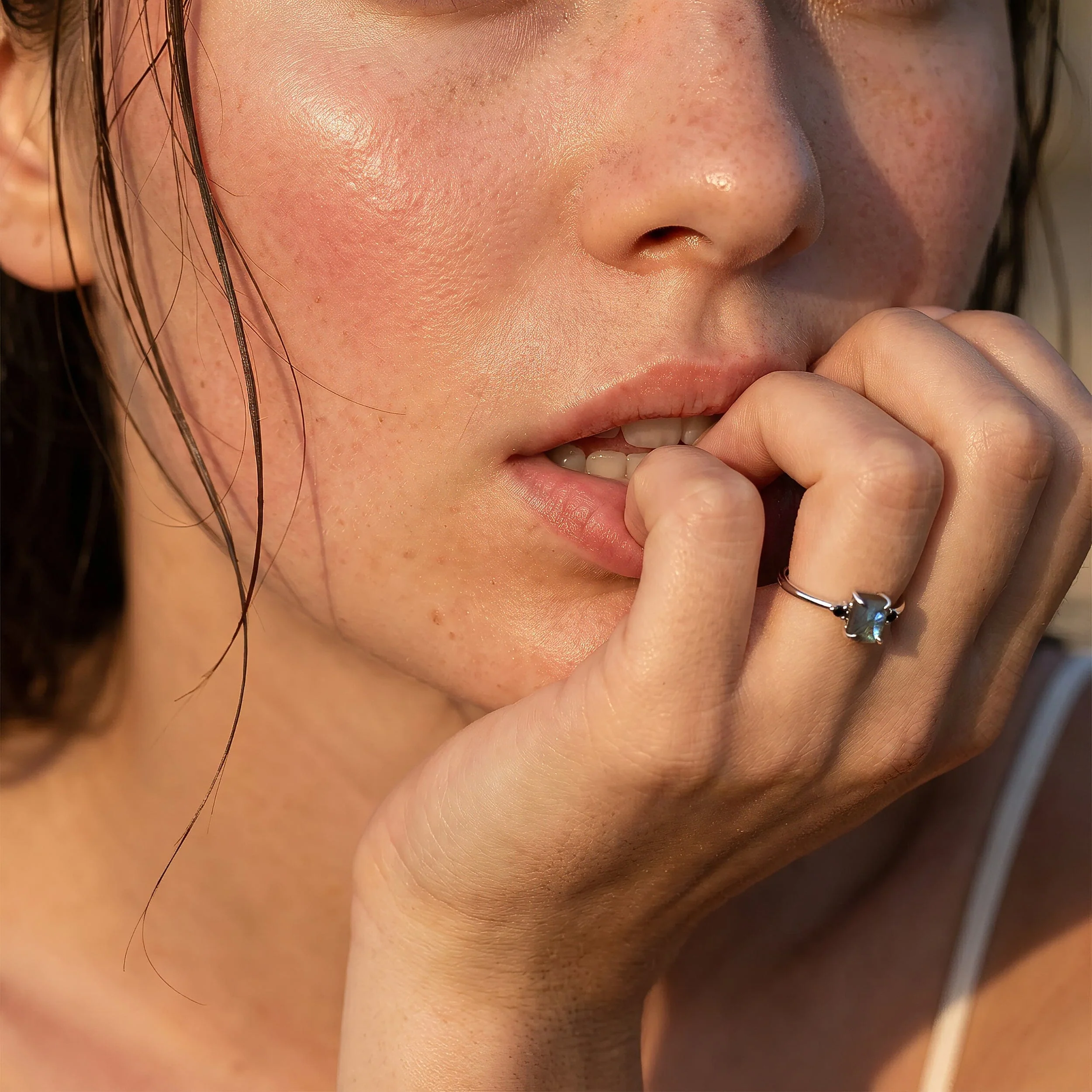 Labradorite Black Onyx Ring - Petite Raw Allure - Image 2